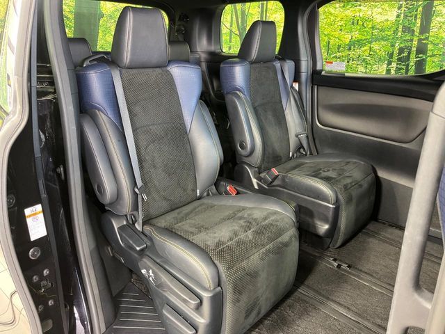 TOYOTA VELLFIRE 2017