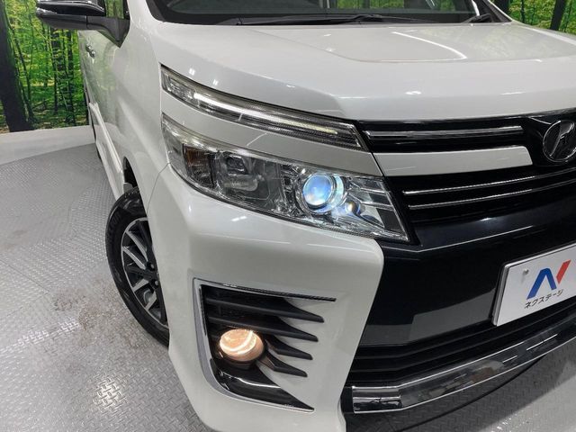 TOYOTA VOXY 2015