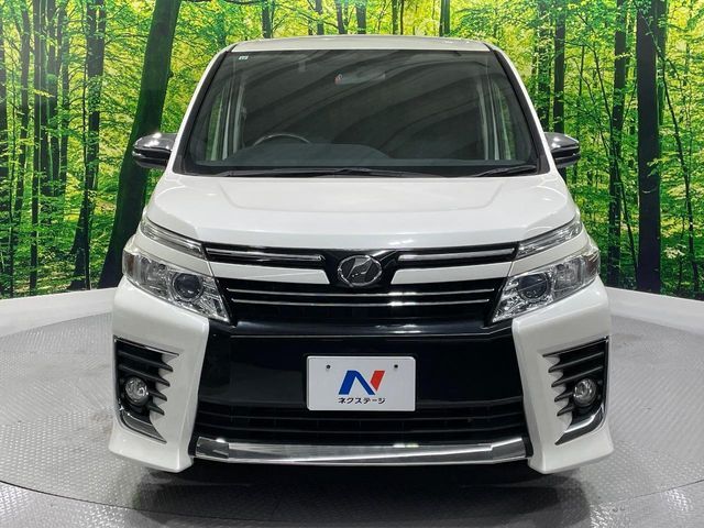 TOYOTA VOXY 2015