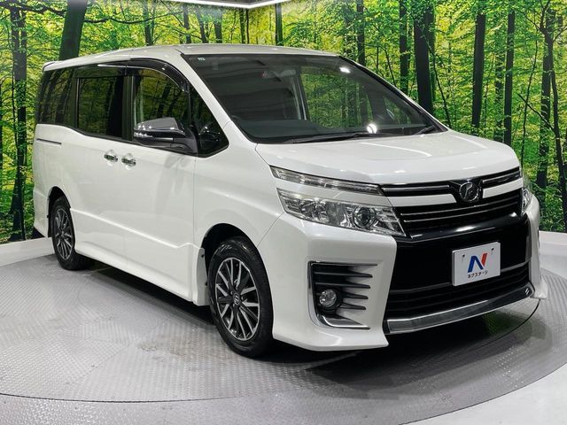TOYOTA VOXY 2015