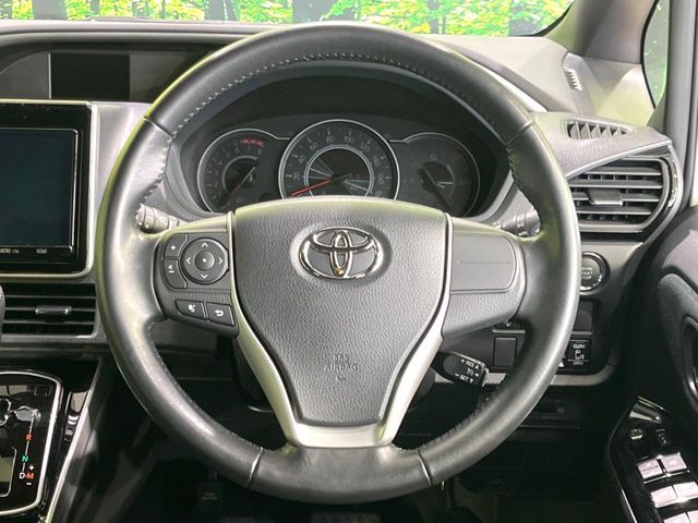 TOYOTA VOXY 2019