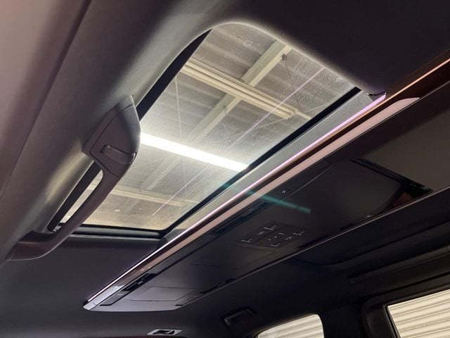 TOYOTA VELLFIRE  HYBRID 2024