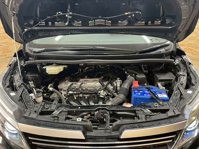 TOYOTA VOXY 4WD 2017