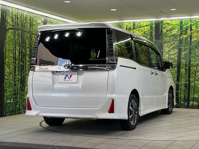 TOYOTA VOXY 2019