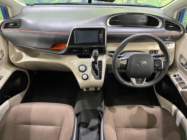 TOYOTA SIENTA 2015
