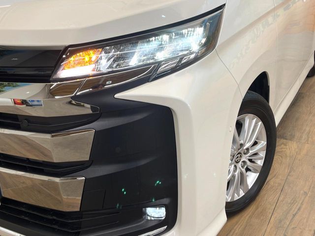 TOYOTA NOAH 2024