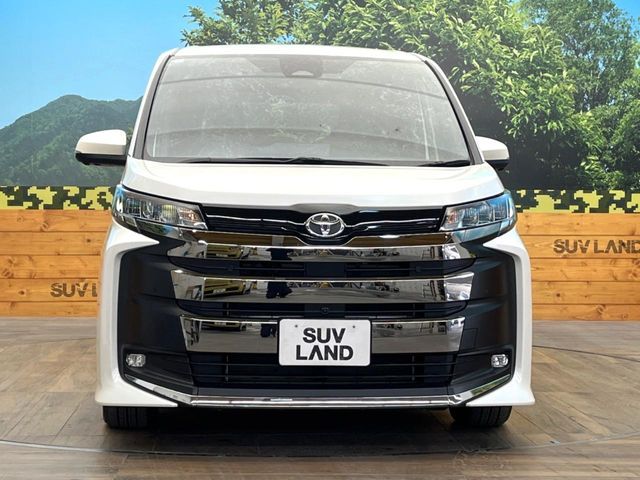 TOYOTA NOAH 2024