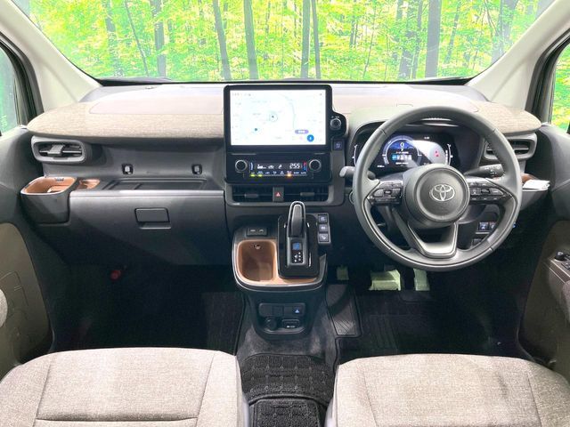 TOYOTA SIENTA HYBRID 2023