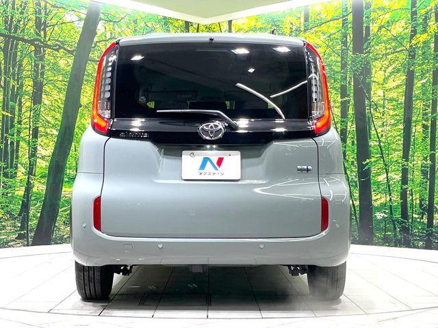TOYOTA SIENTA HYBRID 2023