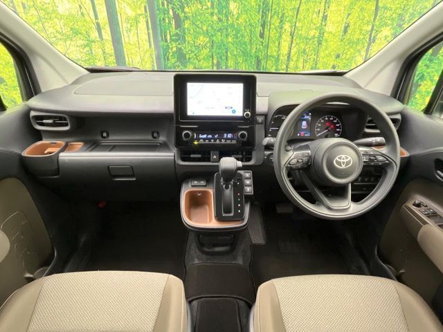 TOYOTA SIENTA HYBRID 2024