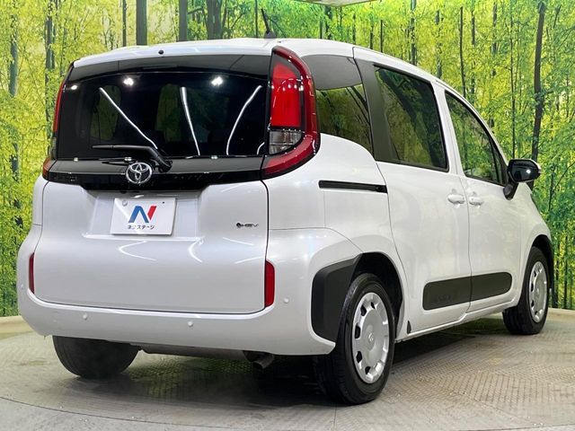 TOYOTA SIENTA HYBRID 2024