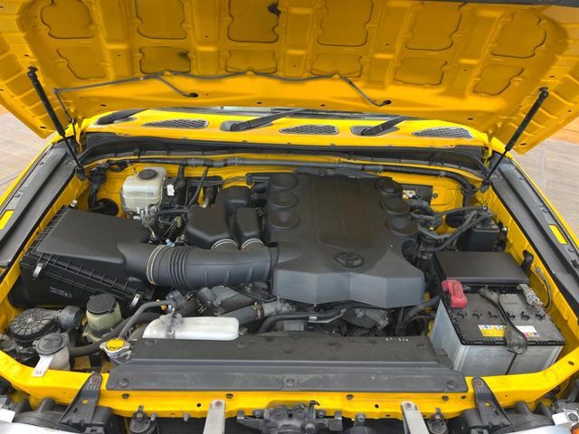 TOYOTA FJ CRUISER 4WD 2011