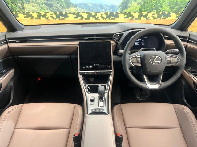 TOYOTA LEXUS LBX 2025