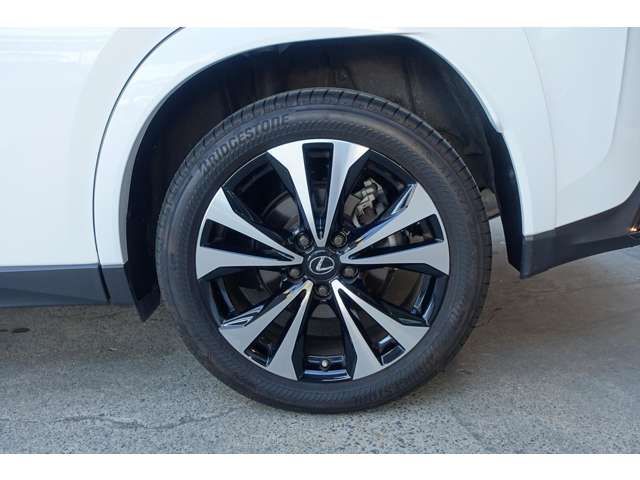 TOYOTA LEXUS UX200 2023