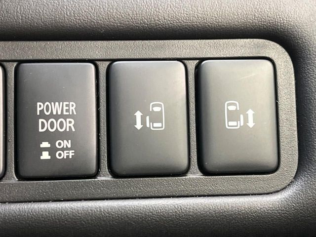 MITSUBISHI DELICA D:5 4WD 2023