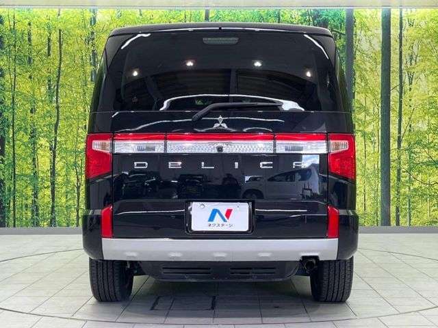 MITSUBISHI DELICA D:5 4WD 2023