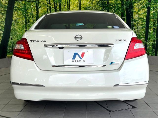 NISSAN TEANA 2011