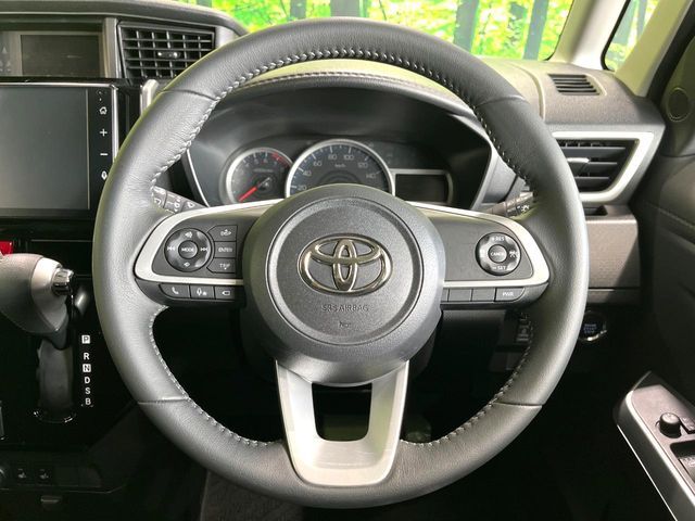 TOYOTA ROOMY 2022