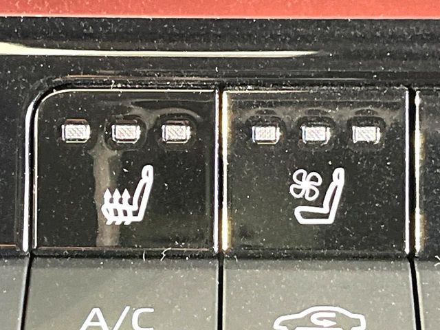 TOYOTA PRIUS PHV 2023