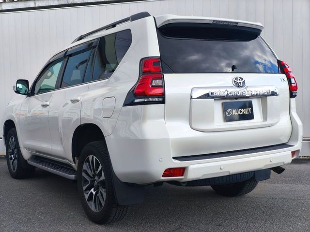 TOYOTA LANDCRUISER PRADO 2023