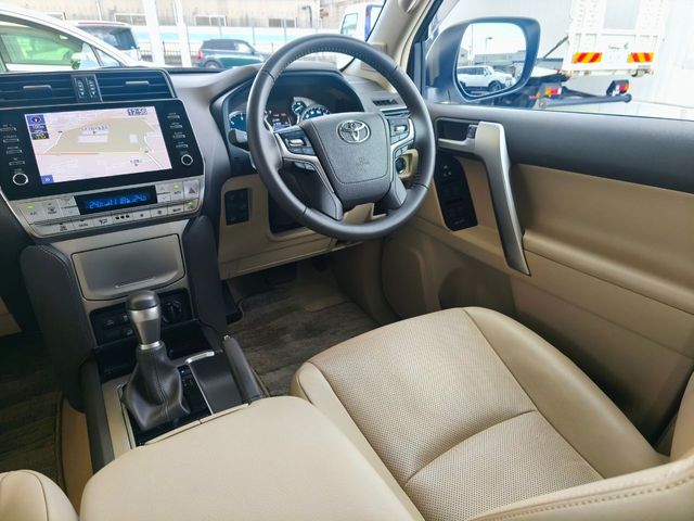 TOYOTA LANDCRUISER PRADO 2023