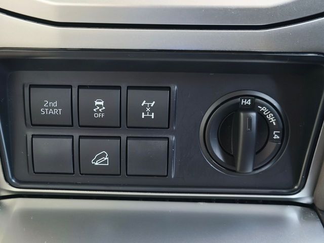 TOYOTA LANDCRUISER PRADO 2023