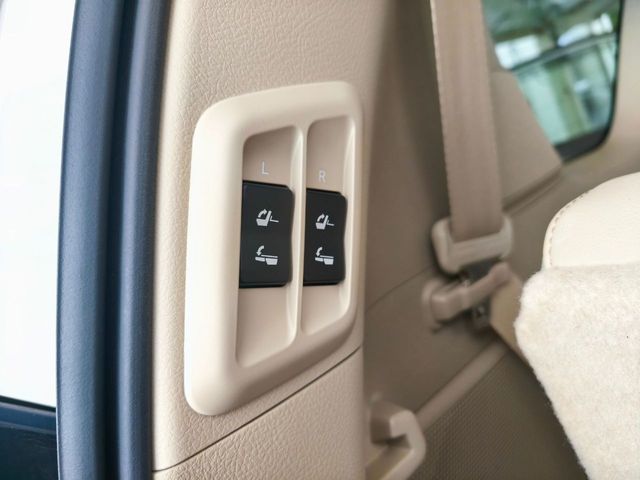 TOYOTA LANDCRUISER PRADO 2023