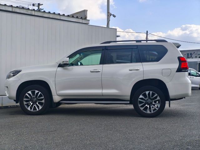 TOYOTA LANDCRUISER PRADO 2023