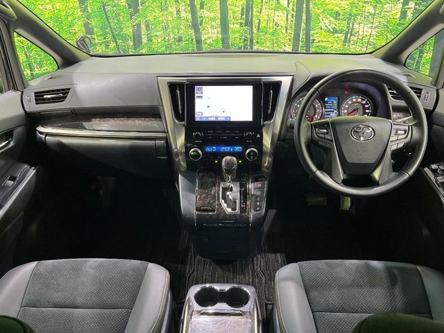 TOYOTA ALPHARD 4WD 2022