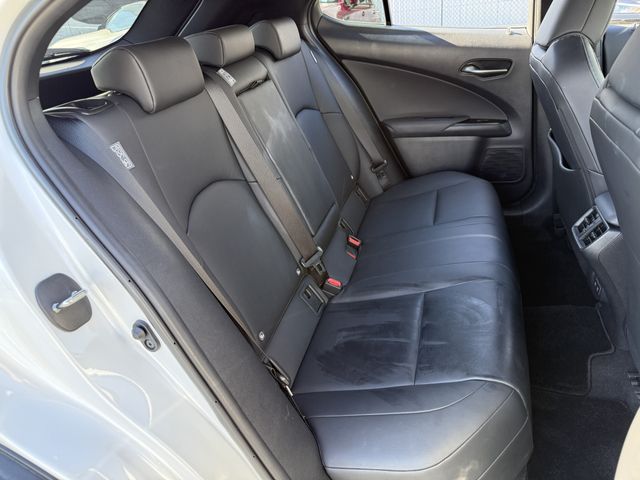 TOYOTA LEXUS UX200 2020