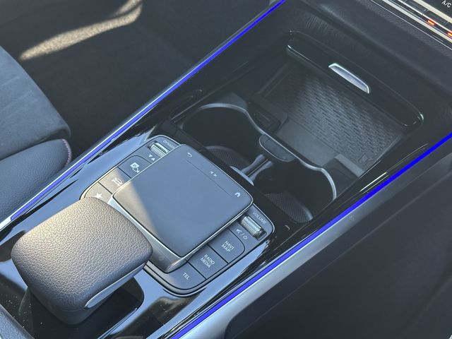 MERCEDES BENZ MERCEDES BENZ GLB 2024