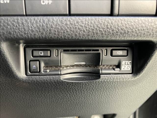 TOYOTA HARRIER HYBRID 2023