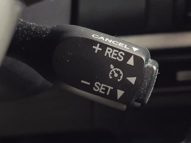 TOYOTA VOXY HYBRID 2021