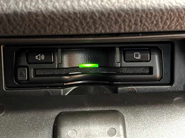 TOYOTA VOXY HYBRID 2021