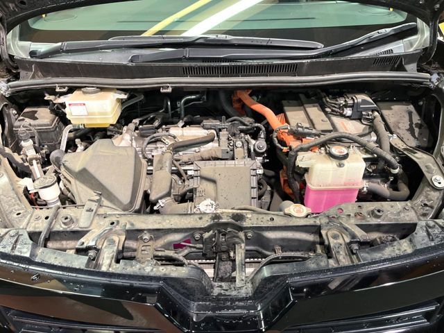 TOYOTA VOXY HYBRID 2021