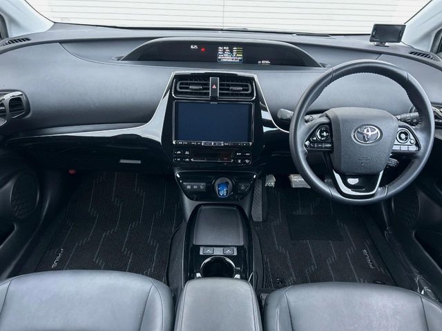 TOYOTA PRIUS 2019