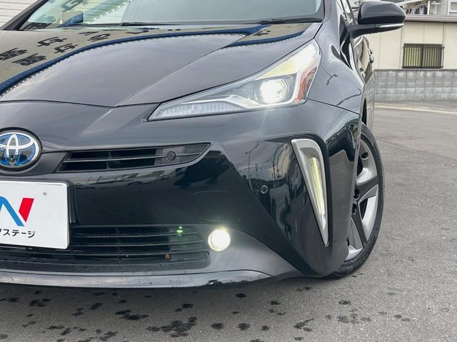 TOYOTA PRIUS 2019