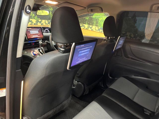 TOYOTA SIENTA HYBRID 2022