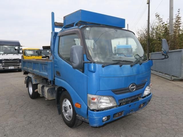 HINO DUTRO 2015