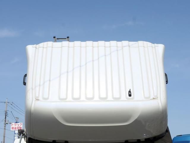 NISSAN DIESEL Quon 2020