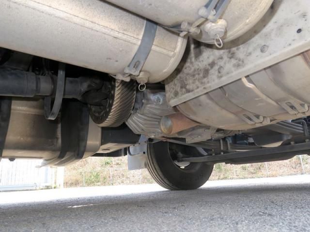 NISSAN DIESEL Quon 2020