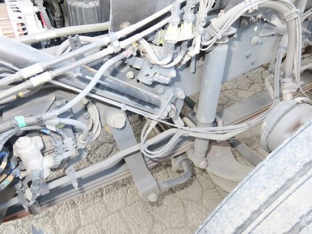 NISSAN DIESEL Quon 2020