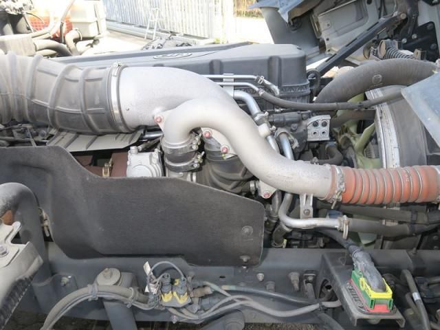 NISSAN DIESEL Quon 2020