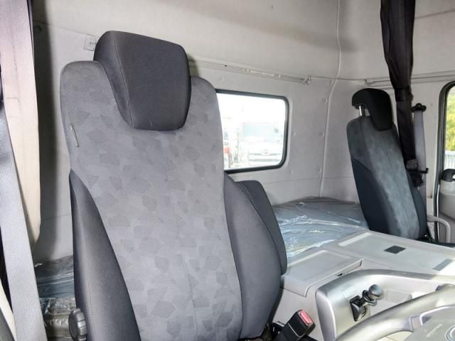 NISSAN DIESEL Quon 2020