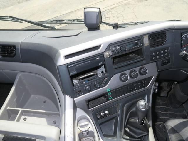 NISSAN DIESEL Quon 2020