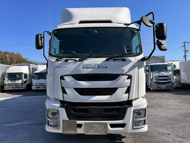 ISUZU GIGA 2018