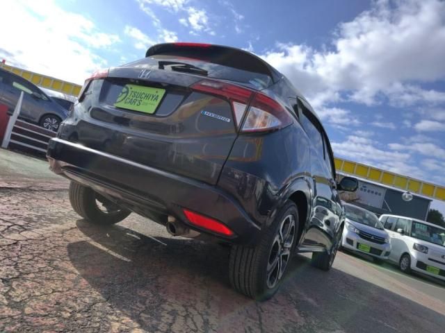 HONDA VEZEL HYBRID 2015