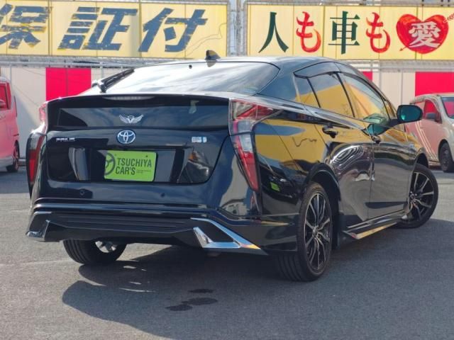 TOYOTA PRIUS 2018