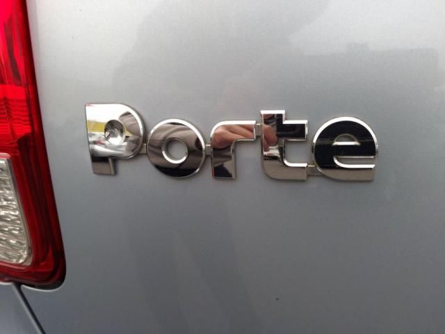 TOYOTA PORTE 2015