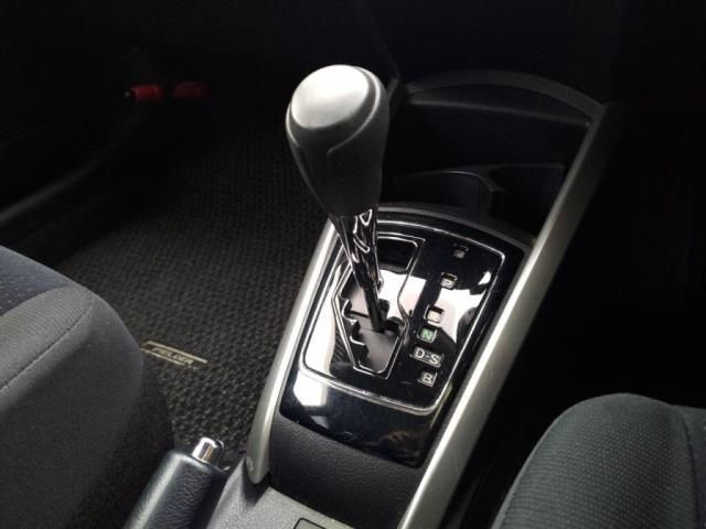 TOYOTA COROLLA FIELDER 2015